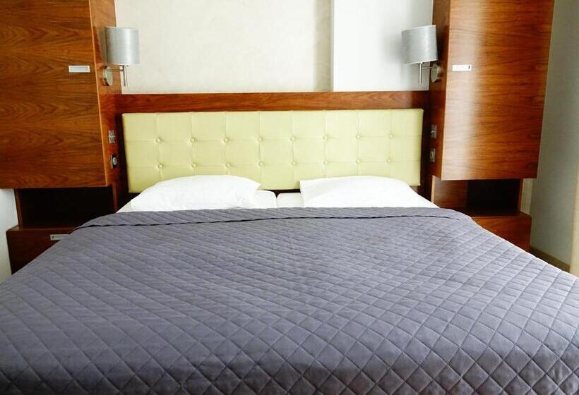 هتل Platinum Ostróda