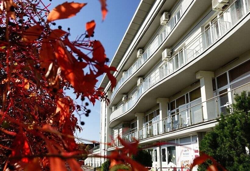 هتل Platinum Ostróda