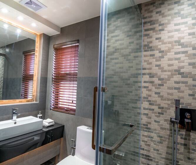 هتل Ataraxis Grand And Spa