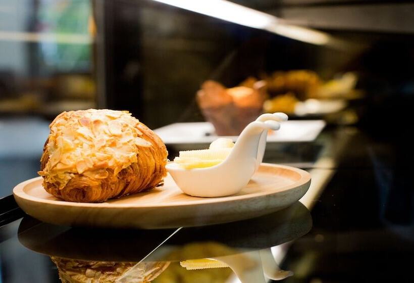 호텔 B2 Krabi Ao Nang Premier Resort