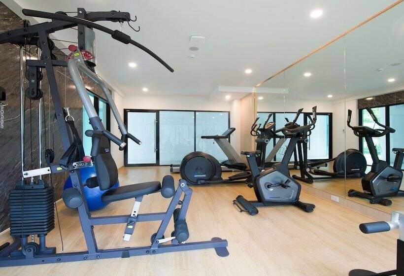 호텔 B2 Krabi Ao Nang Premier Resort