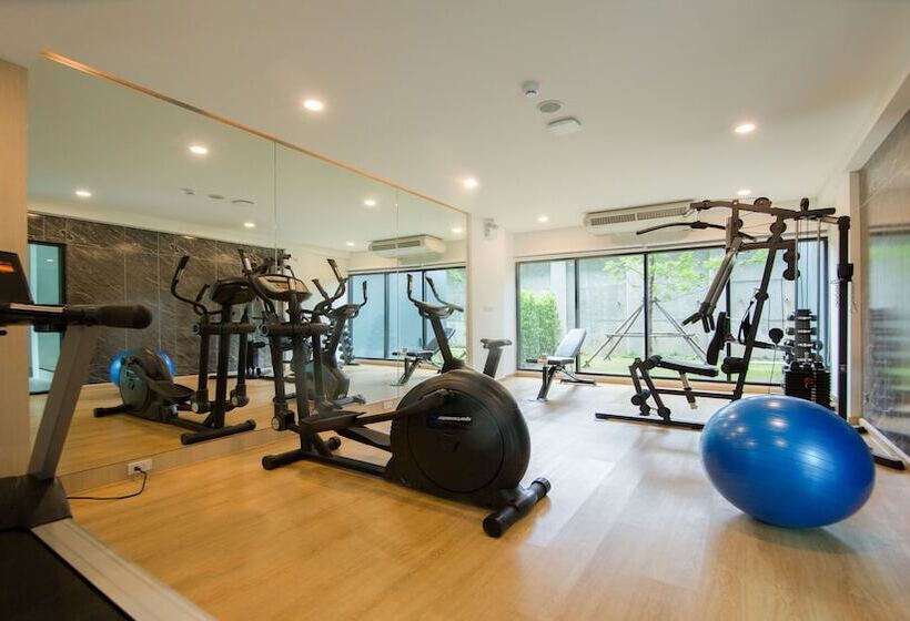 호텔 B2 Krabi Ao Nang Premier Resort