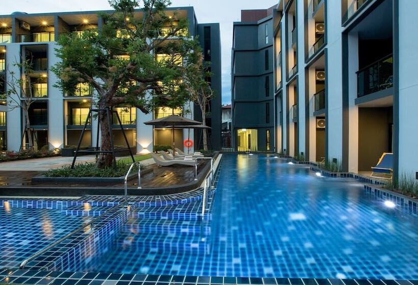 호텔 B2 Krabi Ao Nang Premier Resort