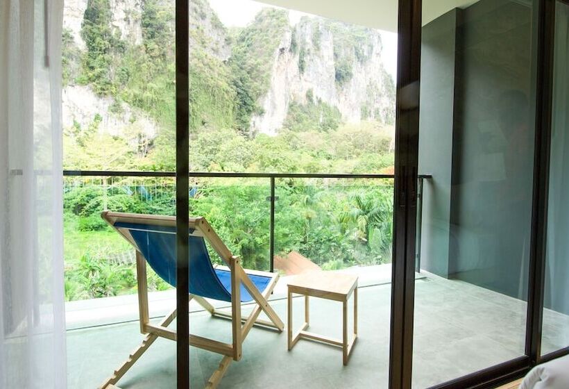 호텔 B2 Krabi Ao Nang Premier Resort