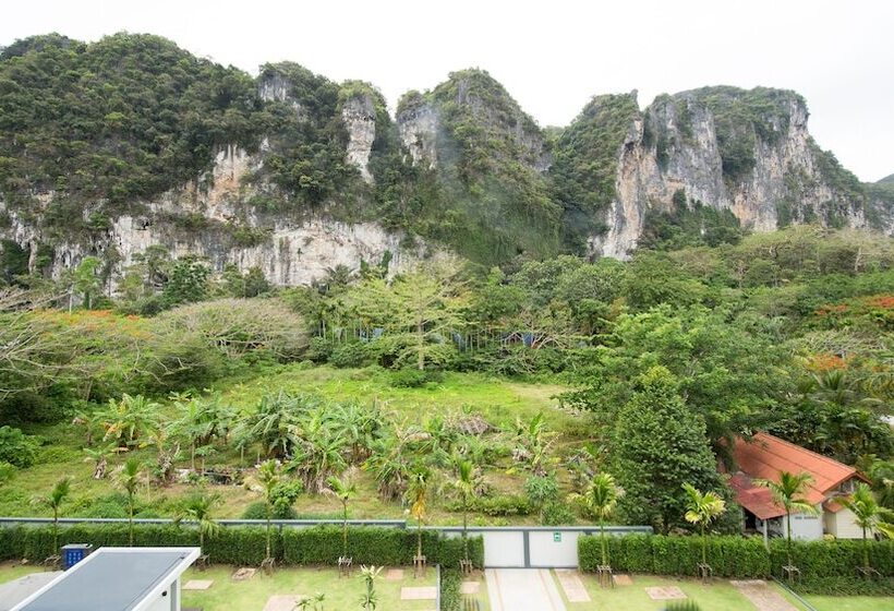 호텔 B2 Krabi Ao Nang Premier Resort