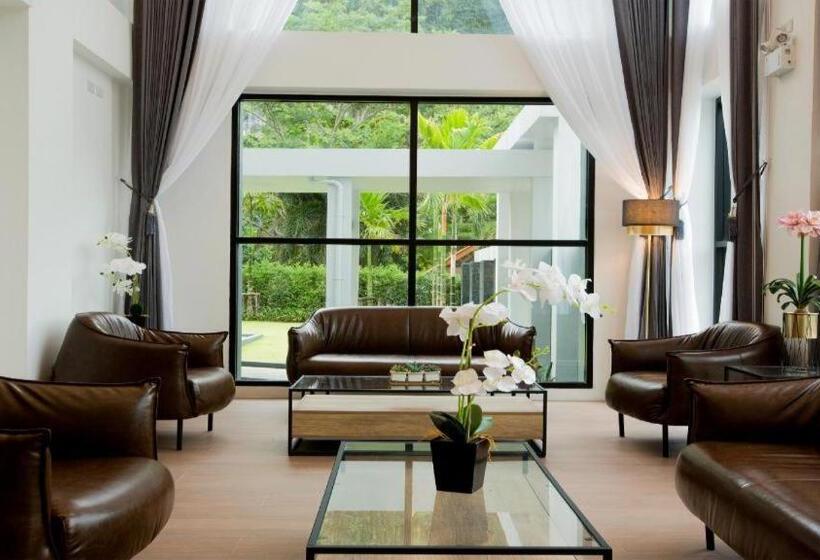 호텔 B2 Krabi Ao Nang Premier Resort