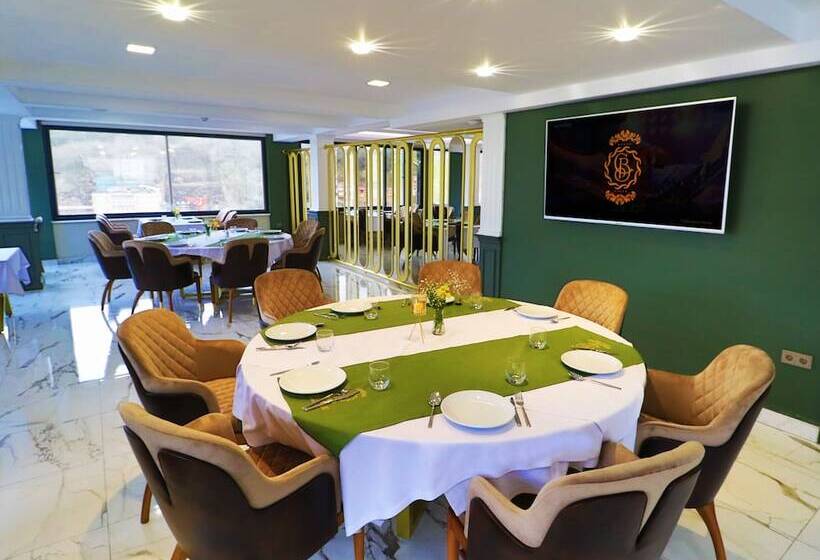 فندق Bayrak Grand