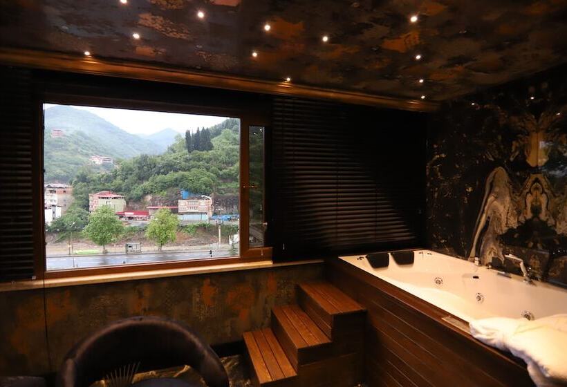 فندق Bayrak Grand