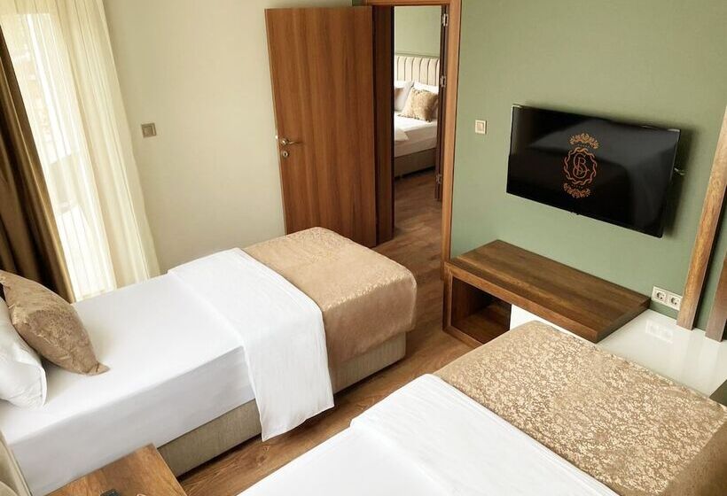 فندق Bayrak Grand