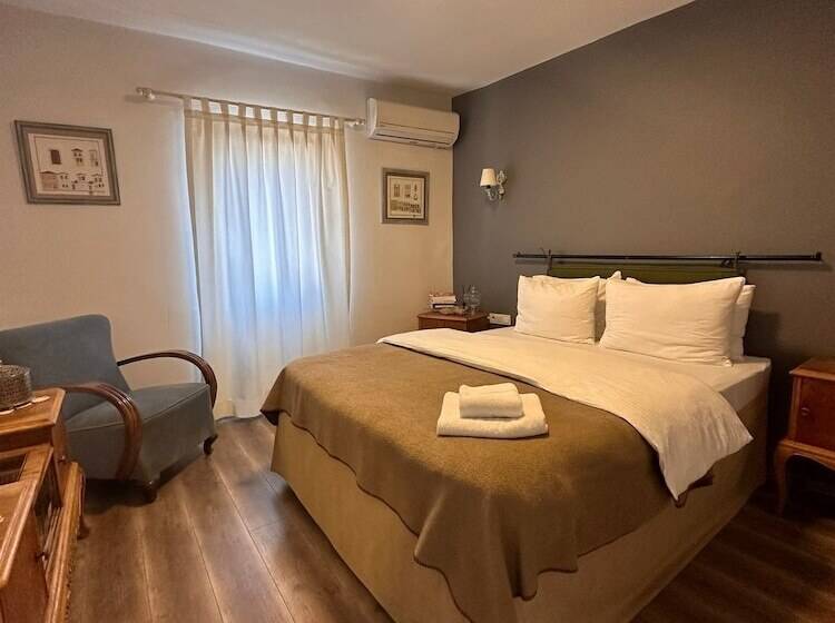 هتل Beige Rooms