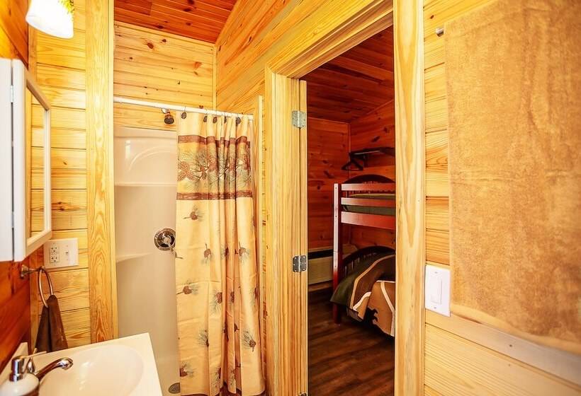 فندق Bigfoot Lodge Room One