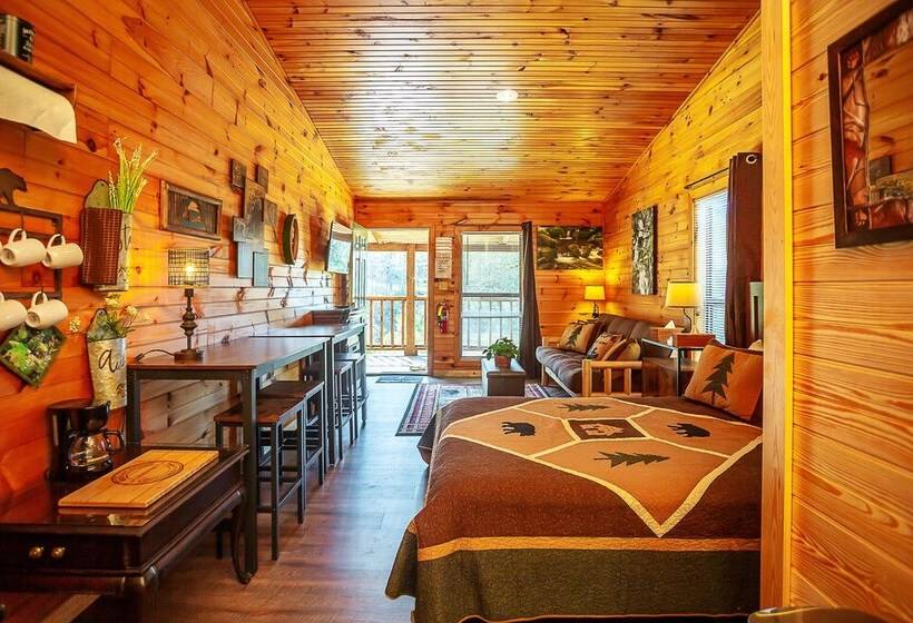 فندق Bigfoot Lodge Room One