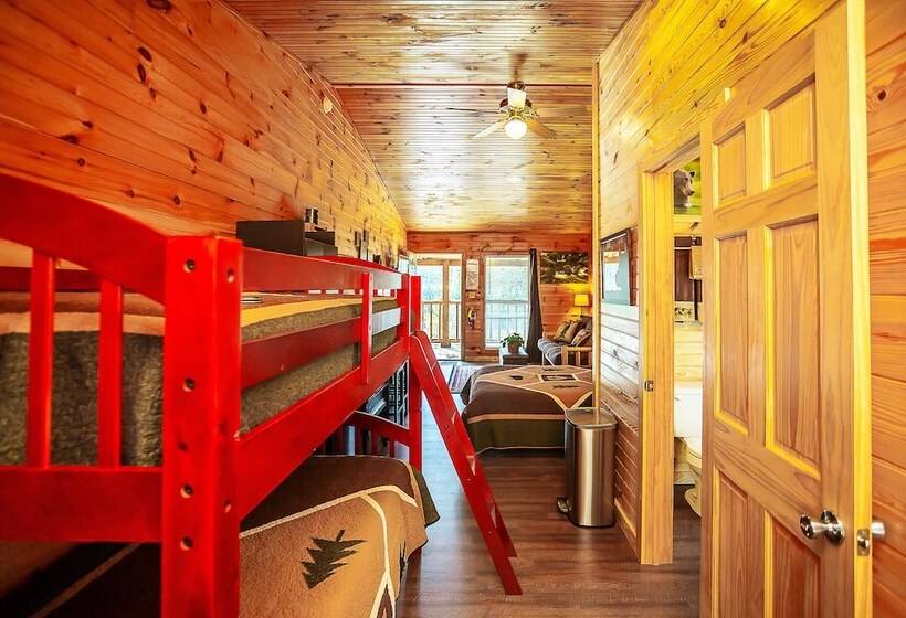 فندق Bigfoot Lodge Room One