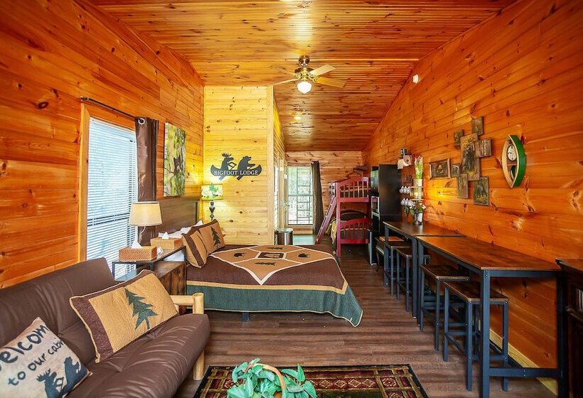 فندق Bigfoot Lodge Room One