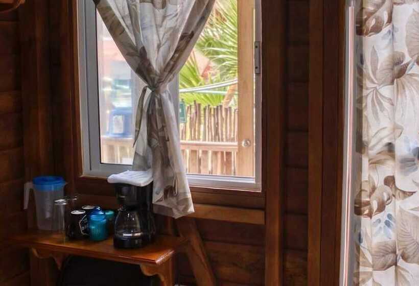 ホテル Cabañas Chac Mool Downtown