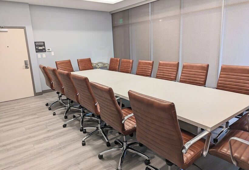 호텔 Candlewood Suites Tulsa Hills By Ihg