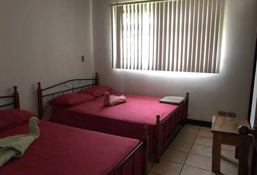 ホテル Coco Heights Condos