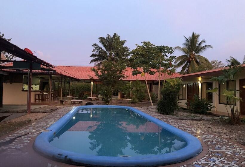 فندق Cocodrilo Sierpe