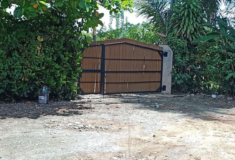 فندق Cocodrilo Sierpe