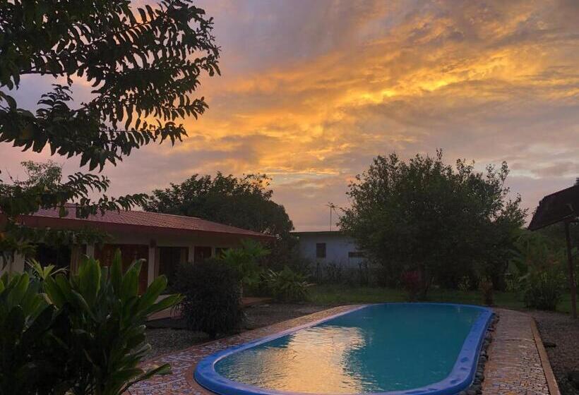 فندق Cocodrilo Sierpe