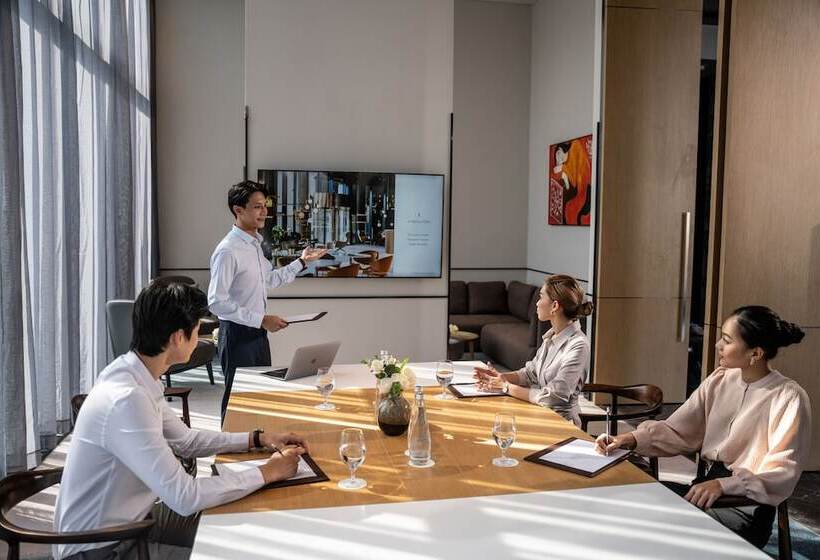 هتل Crowne Plaza Vinh Yen City Centre, An Ihg