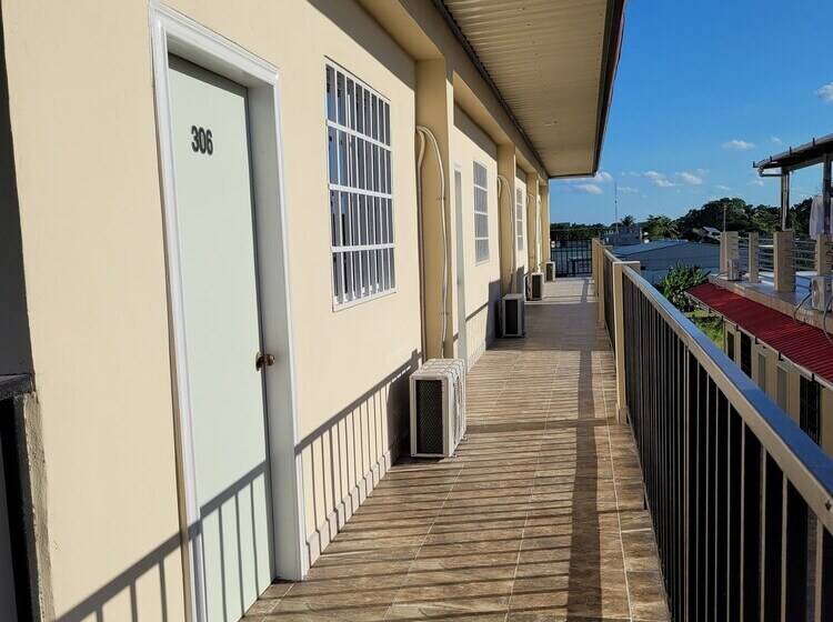 בית מלון כפרי Day & Night