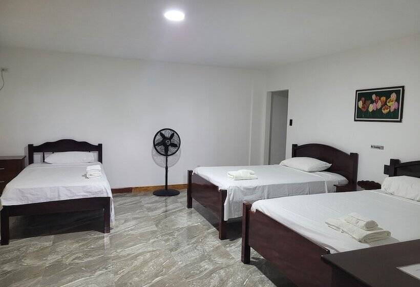 בית מלון כפרי Day & Night