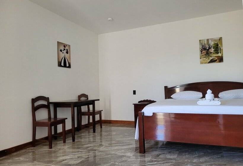 בית מלון כפרי Day & Night