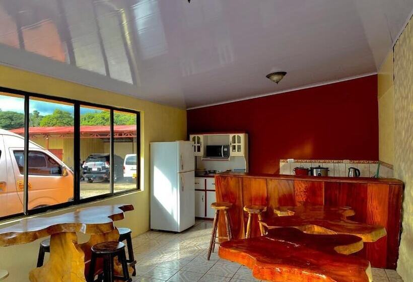 בית מלון כפרי El Nido Lodge