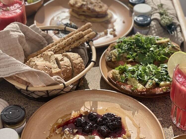 Отель Ethos Vegan Suites