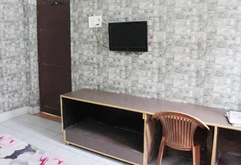 בית מלון כפרי Goroomg Shri Ganesh Yatri Niwas Haridwar