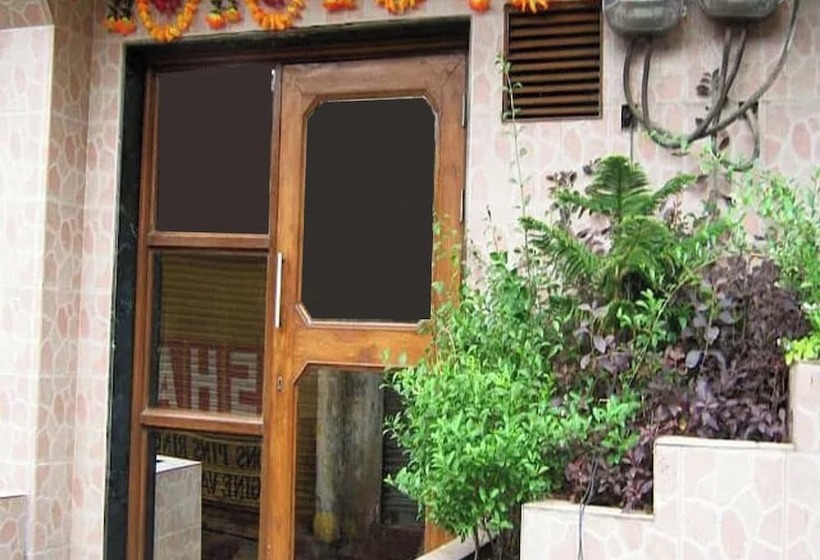 Отель Grg Kunj Residency Mathura Near Railway Juction 950m