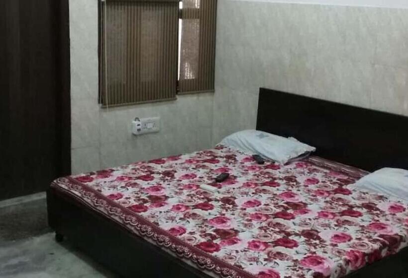 Отель Grg Kunj Residency Mathura Near Railway Juction 950m