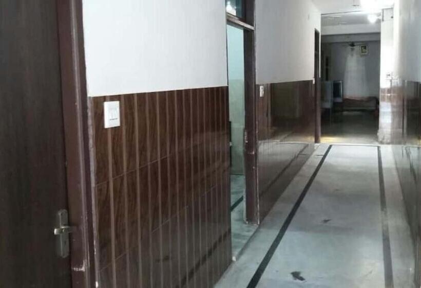 Отель Grg Kunj Residency Mathura Near Railway Juction 950m