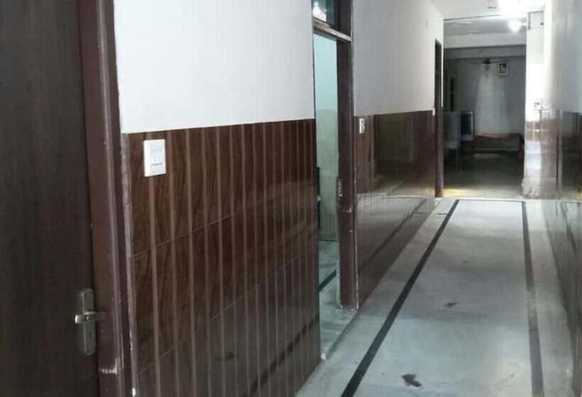 Отель Grg Kunj Residency Mathura Near Railway Juction 950m