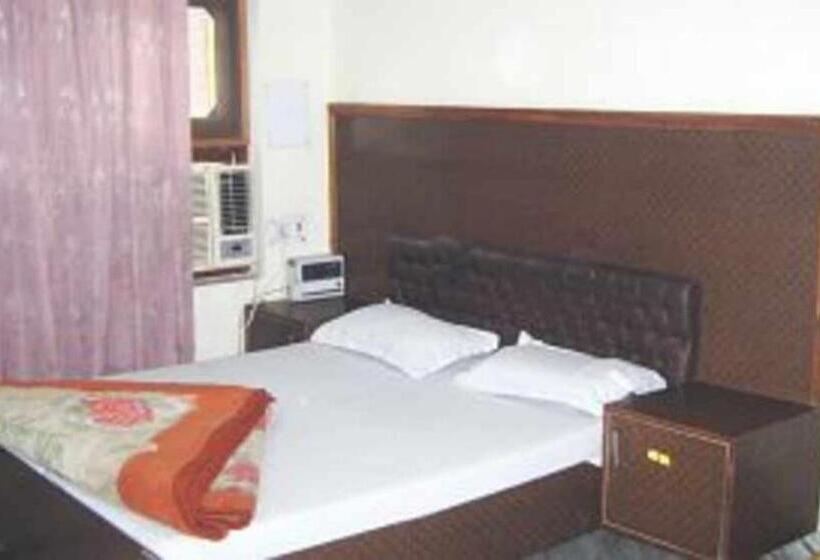 Отель Grg Kunj Residency Mathura Near Railway Juction 950m