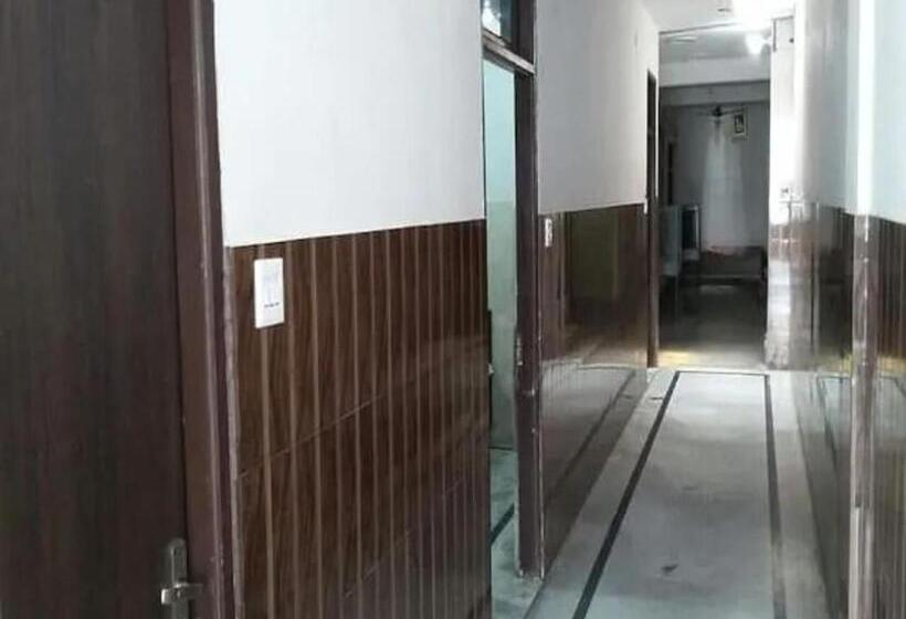 Отель Grg Kunj Residency Mathura Near Railway Juction 950m