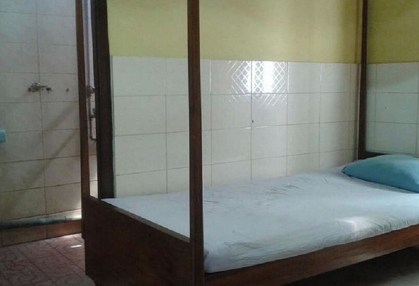 ホテル Goroomgo Central Guest House Agartala