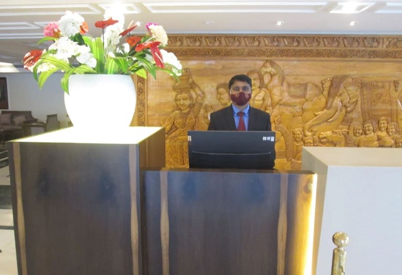 호텔 Goroomgo Crown Bhopal