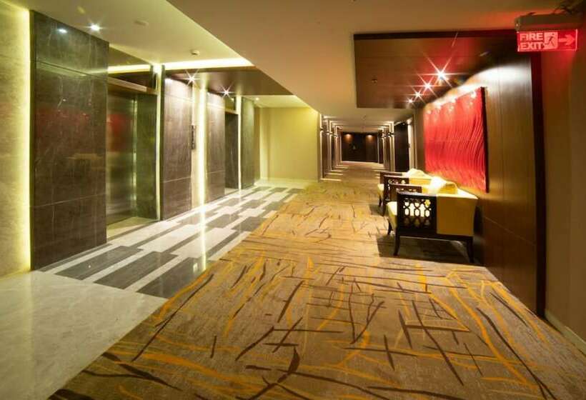 호텔 Goroomgo Crown Bhopal