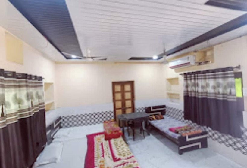 ホテル Goroomgo Laxmi Bhawan Dharamshala Mathura