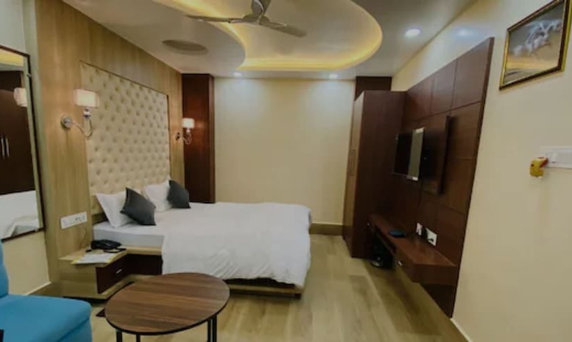 Hotel Goroomgo Maharaja Regency Nawada