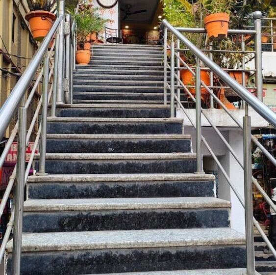 Goroomgo Mayagiri Hotel Patna