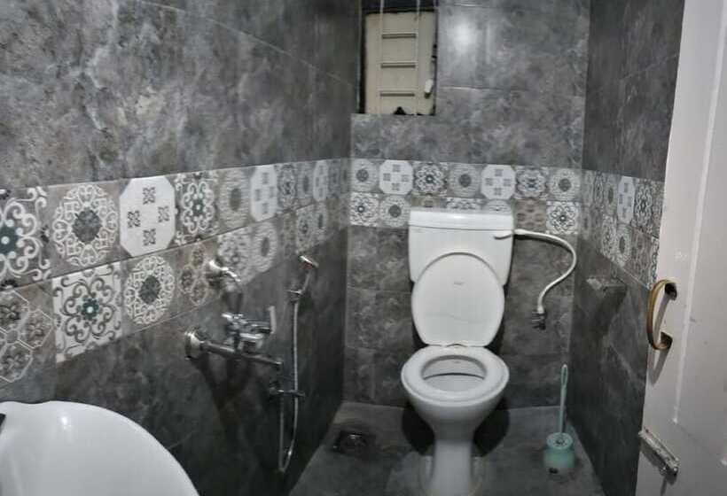 בית מלון כפרי Goroomgo Monkey Mind Hostel Goa