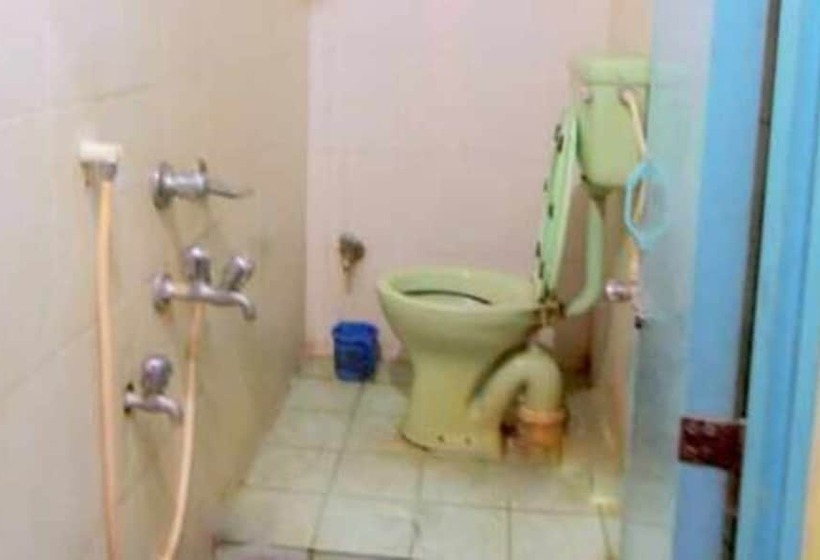 ホテル Goroomgo Prantik Agartala