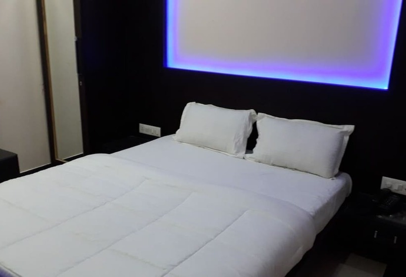 בית מלון כפרי Goroomgo Raj Residency Patna