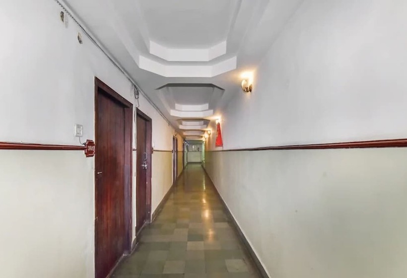 호텔 Goroomgo Red Sea Plaza Bhopal