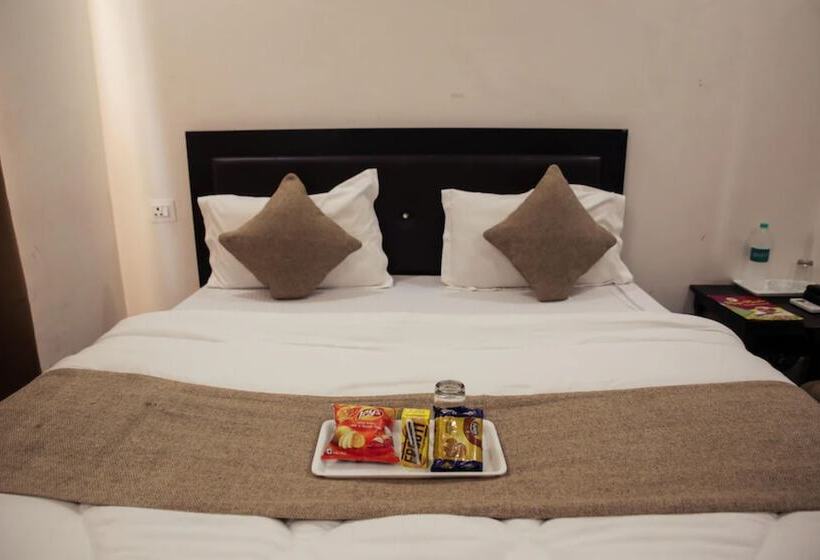 Отель Goroomgo Satya Dehradun