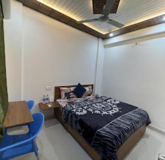 Отель Goroomgo Satya Dehradun