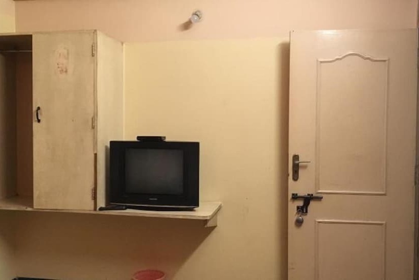 酒店 Goroomgo Vijaya Palace Lodging Bengaluru